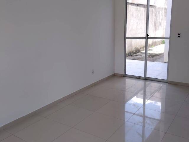 #388 - Casa em condomínio para Venda em Feira de Santana - BA