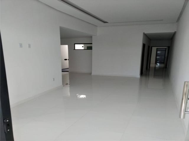 Casa para Venda em Feira de Santana - 2