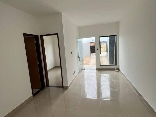 #574 - Casa para Venda em Feira de Santana - BA - 2
