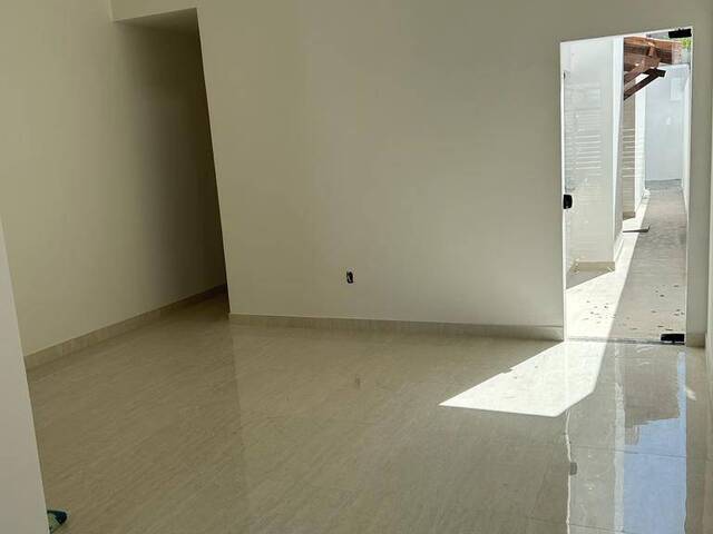 #577 - Casa para Venda em Feira de Santana - BA - 2