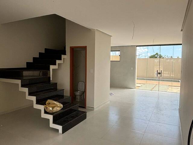 #656 - Casa para Venda em Feira de Santana - BA - 2