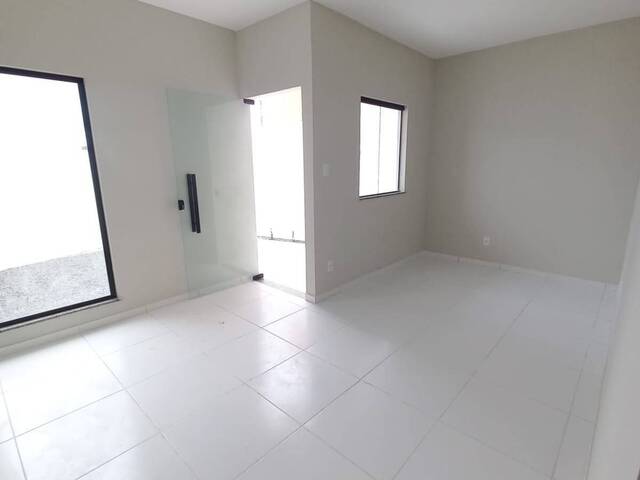 #689 - Casa para Venda em Feira de Santana - BA - 2
