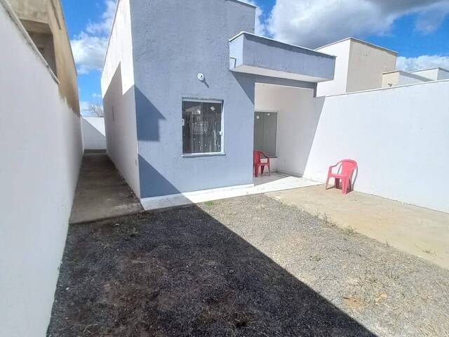 #720 - Casa para Venda em Feira de Santana - BA - 2