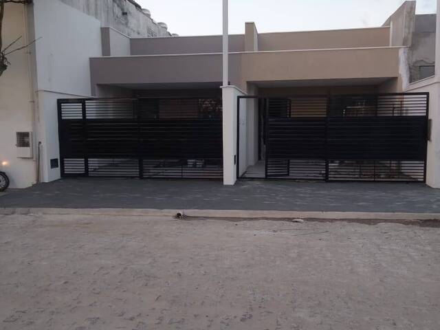 #748 - Casa para Venda em Feira de Santana - BA - 1